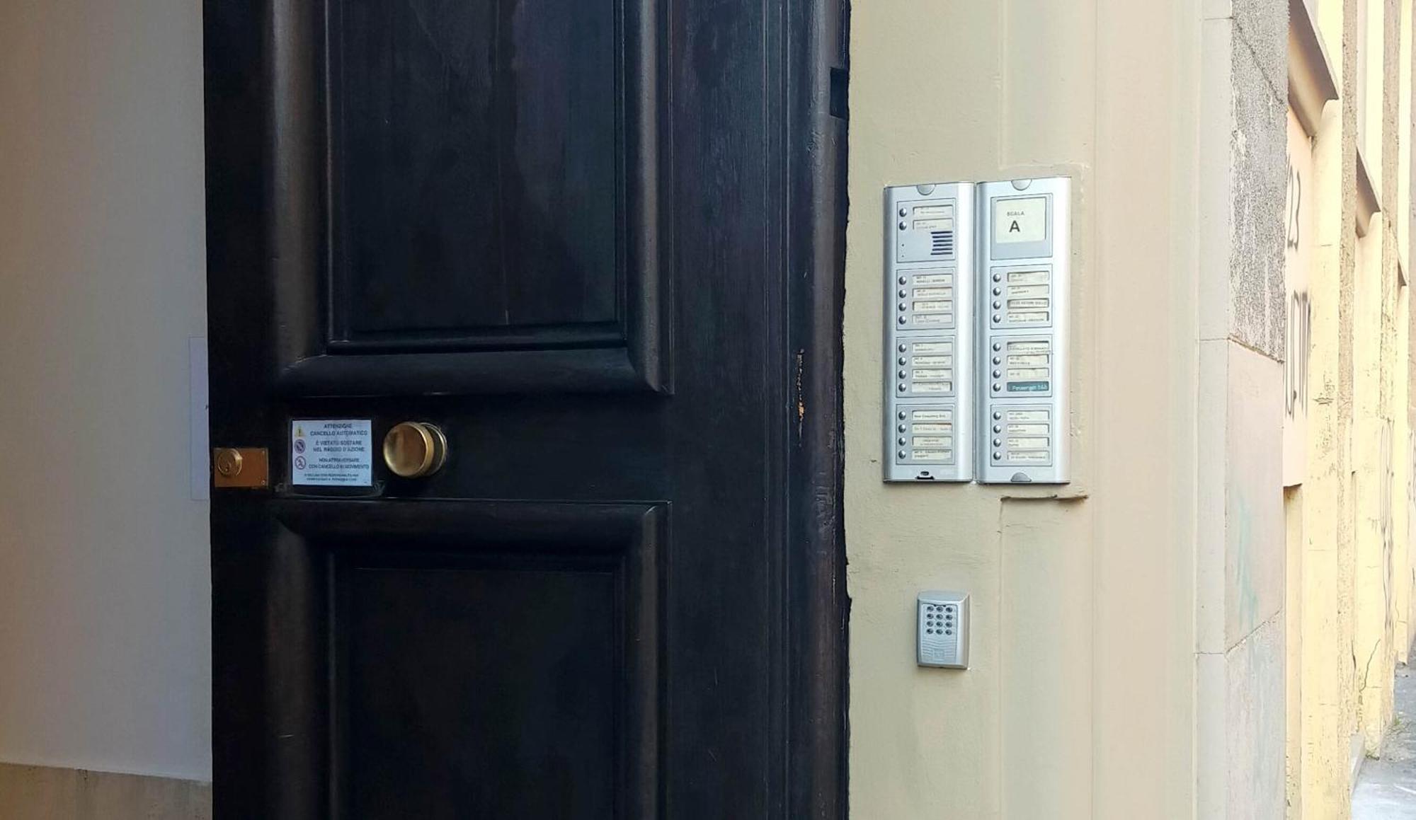 Casa Giuliana -3br 2bath Flat, 116 M2 On One Level, 2nd Floor With Lift, High Comfort, Quite, Chic, Doorman, 600 Meters From Vatican Museums And Ottaviano Metro, Plenty Of District Facilities, Welcome Drinks & Local Guide, 24 Hour 4 Language Su Apartamento *