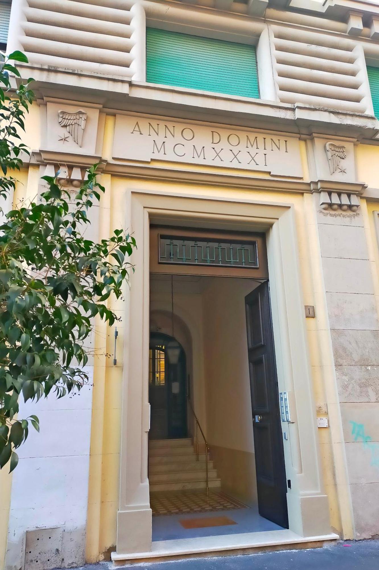 Casa Giuliana -3br 2bath Flat, 116 M2 On One Level, 2nd Floor With Lift, High Comfort, Quite, Chic, Doorman, 600 Meters From Vatican Museums And Ottaviano Metro, Plenty Of District Facilities, Welcome Drinks & Local Guide, 24 Hour 4 Language Su Apartment Rome