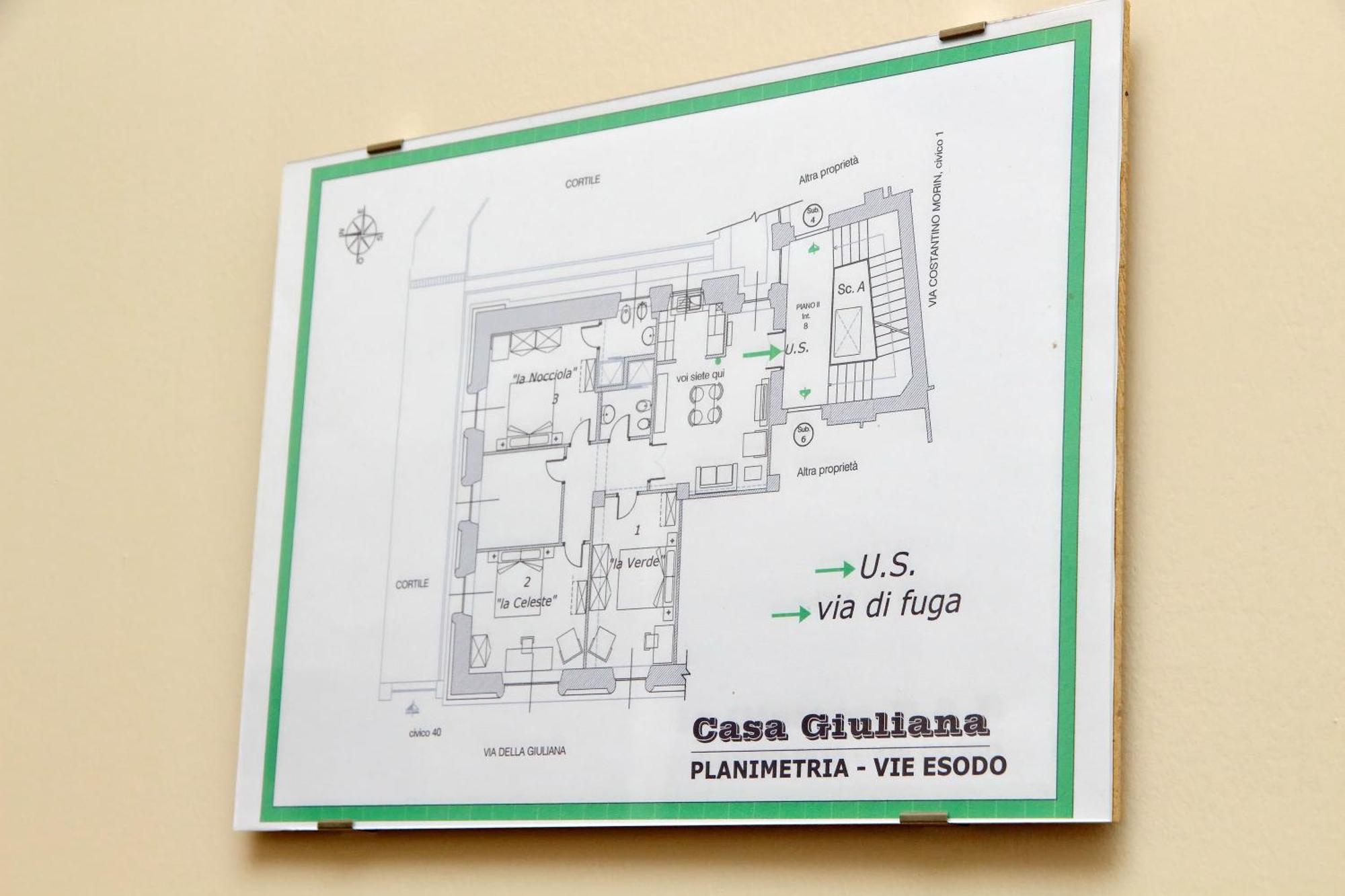Casa Giuliana -3br 2bath Flat, 116 M2 On One Level, 2nd Floor With Lift, High Comfort, Quite, Chic, Doorman, 600 Meters From Vatican Museums And Ottaviano Metro, Plenty Of District Facilities, Welcome Drinks & Local Guide, 24 Hour 4 Language Su Apartamento