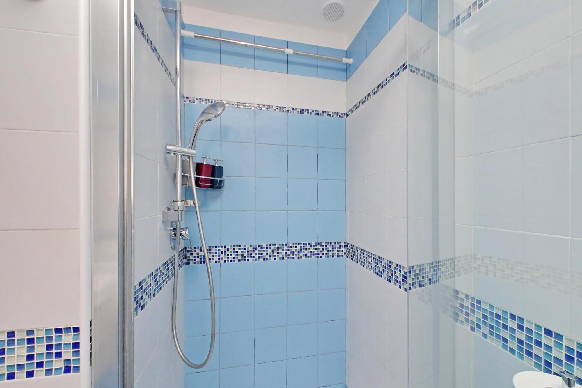 Apartamento Casa Giuliana -3br 2bath Flat, 116 M2 On One Level, 2nd Floor With Lift, High Comfort, Quite, Chic, Doorman, 600 Meters From Vatican Museums And Ottaviano Metro, Plenty Of District Facilities, Welcome Drinks & Local Guide, 24 Hour 4 Language Su Roma
